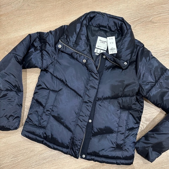 NWT Abercrombie & Fitch Black Shine Mini Puffer Coat Jacket Size Small - Picture 3 of 10